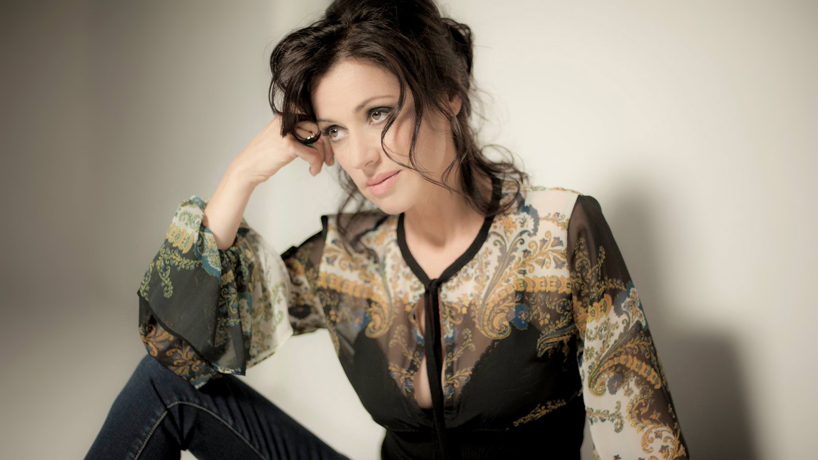 Tina Arena
